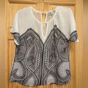 Worthington Petite Large Sheer black/white top